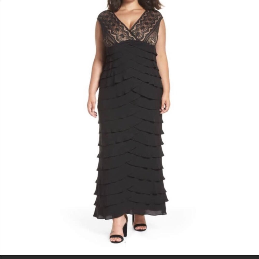 Adreienne Papell Black Evening Gown